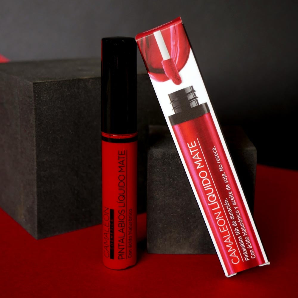 Labial líquido mate rojo carmín LM02